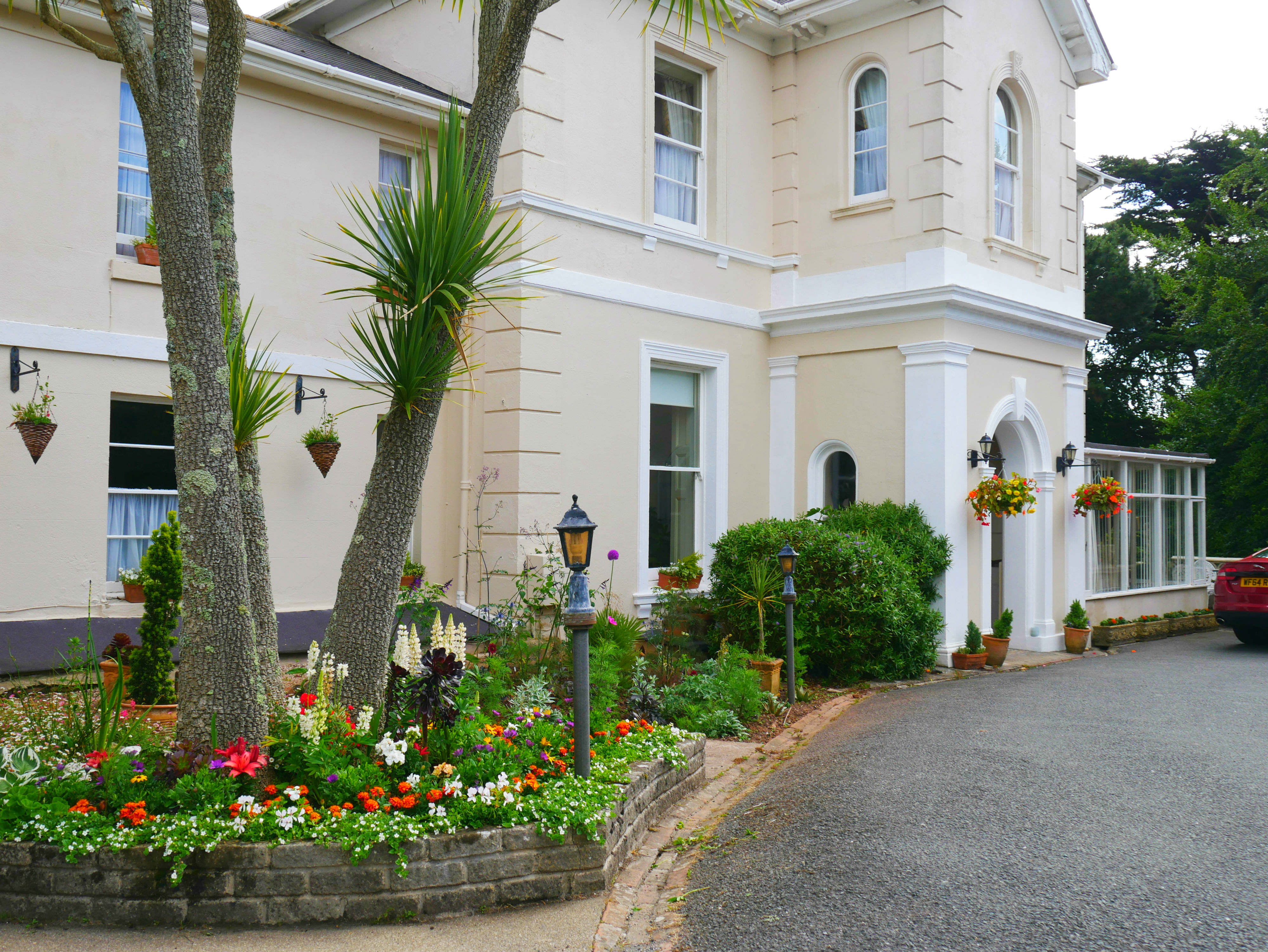 Torquay holiday cottages dog friendly